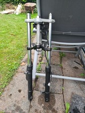 Honda CBR 125 R JC39 Vorderrad Gabel mit Gabelbrücke