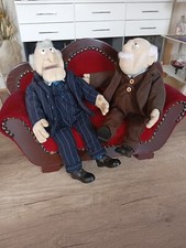Waldorf und Statler mit Samtcouch. Dekostück für Sammler