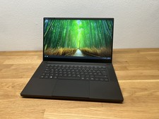 Razer Blade 15 Base (2021) •