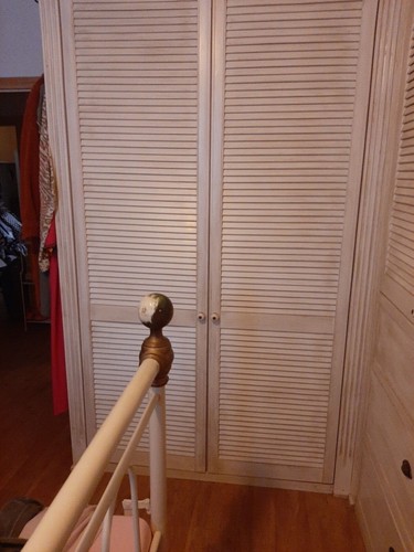 Kleiderschrank mit
