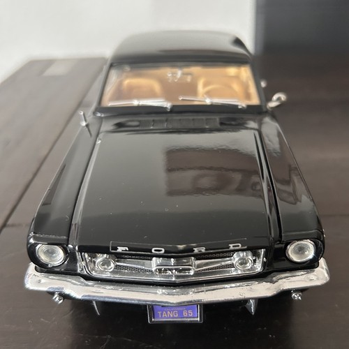 Mira ford mustang - mira,