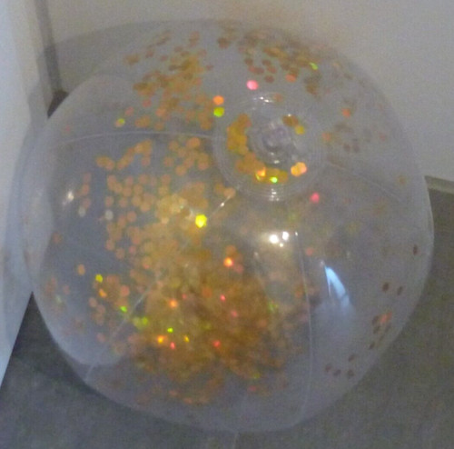 Transparenter wasserball mit - wasserball,