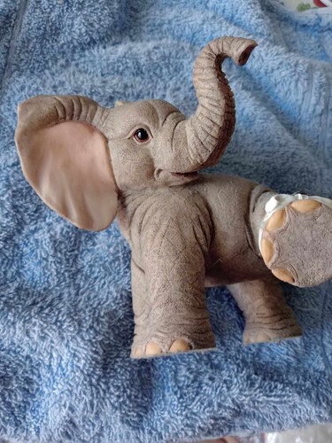 Tuskers elefant henry - ;;;,