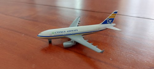 Flugzeugmodell airbus a310 - flugzeugmodell,