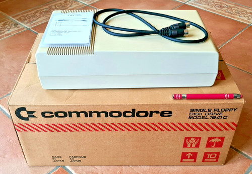 Commodore 1541c disk - drive, mit