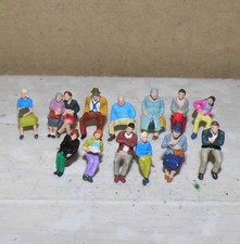 Figuren H0 1:87 Preiser und andere, handbemalt "Passanten, sitzend 02"