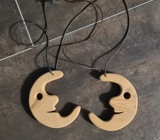 2 x Mond aus Holz mit