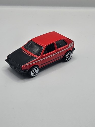 Hot wheels volkswagen golf - hot,