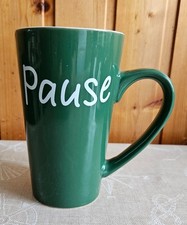 mattgrüner Kaffeebecher Kaffeepott "Pause" Kaffee-Tasse ca. 15 x 9 cm, gebr.