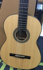 Cort AC200 op Konzertgitarre