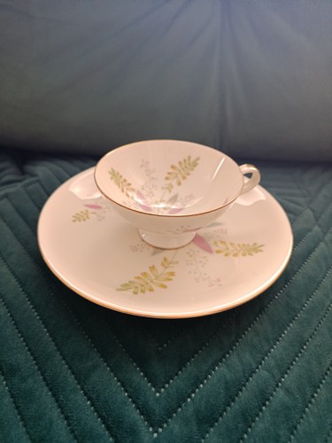 Tasse und teller - und, mit