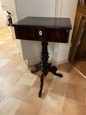 Nähtisch antik Beistelltisch, Nachttisch über 100 Jahre alt in Berlin abzuholen