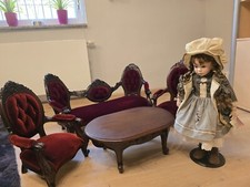 Puppensofagarnitur 1 Sofa,2 Sessel, 1 Tisch Echtholz roter Samt TOP-ZUSTAND 