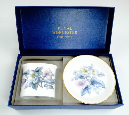 Royal worcester bone china - royal,