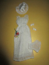 1287) ALTES VINTAGE BRAUTKLEID+HUT+SCHUHE+BLUMEN BARBIE PETRA UA 29cm MODEPUPPEN