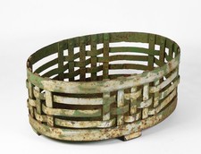 Schöner alter Christbaumständer Paradiesgarten für Gansfederbaum aus Eisen