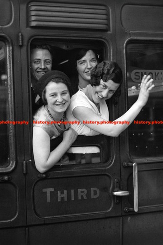 F021787 frauen einem - frauen, in