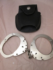 Handschellen Clejuso Nr. 11 mit Tasche