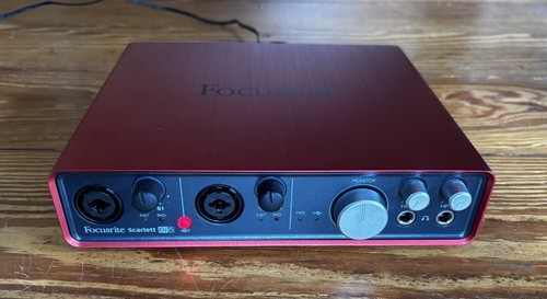 Focusrite scarlett 6i6 1st - focusrite,