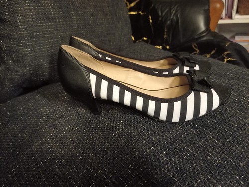Peeptoes schwarz weiß