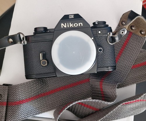 Fotokamera nikon 3 - nikon, em