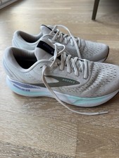 Brooks Adrenaline GTS 24 •