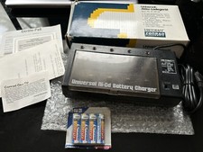 Voltcraft Batterieladegerät Akkuladegerät NiMH NiCd + NEU Akku Batterien