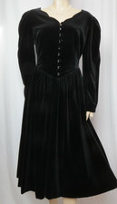 Laura Ashley Samtkleid 38 40 schwarz Abendkleid vintage Samt Theater Ball Kleid