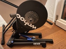 Wahoo KICKR - Smart Bike Trainer - WFREFKIC18 + RADBLOCK FÜR SNAP