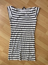 Blau weiß gestreiftes Kleid