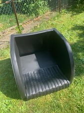 Sehr schöne neuwertige Transportbox von Dogstyler passt sehr gut in einen Touran