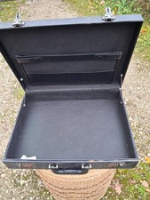 Schwarzer Aktenkoffer  mit Zahlenschloss– klassisch gebraucht 45x35x10cm