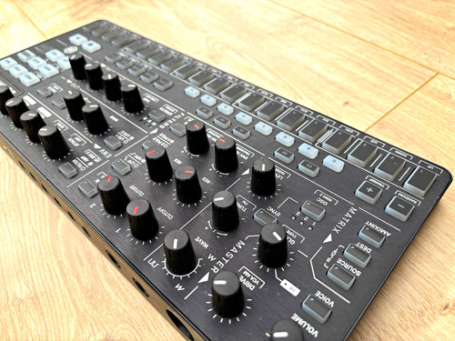 Multimedia uno synth - multimedia, pro