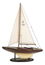 Segelyacht Modellschiff aus