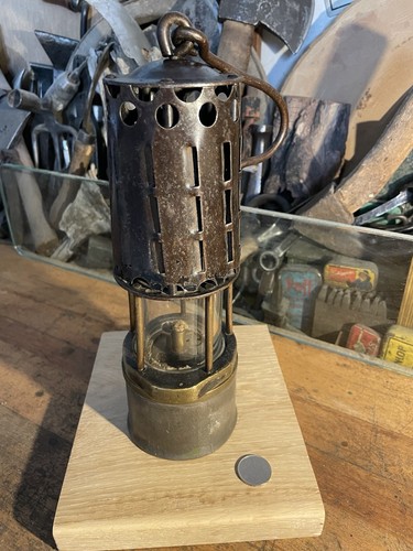 Alte antik bergbaulampe - antik, gruben