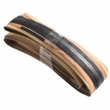 Moderner Reifen für Radanfänger in verschiedenen Größen und Farben erhältli