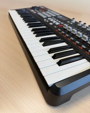 Akai MPK49 USB/MIDI Controller