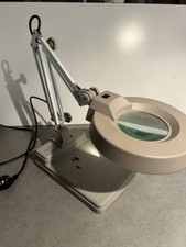 LUPE mit TELESKOPARM und TISCH