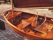 Stabile nordische Holzjolle