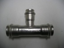 SANHA NiroSan Edelstahl T-Stück, 28 mm x 15 mm x 28 mm Kiwa 