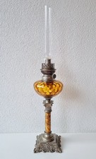 Schöne, antike Petroleumlampe