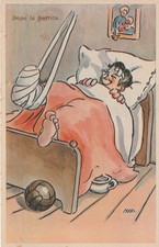 AK  Spieler im Bett +  Fußball + Nachttopf - Verlag: Import aus Italien