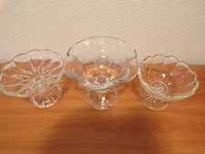 Biete 3 tolle Eis- oder Dessert-Schalen Dm. ca. 14cm 16cm 17cm sehr gut erhalten