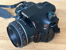 Sony Alpha 65 mit DT 1,8 35mm SAM Objektiv.