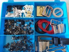 Nähen DDR Sortiment Drücker,Haken+ Ösen,Verschlüsse,Knöpfe, Box