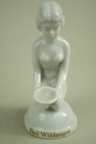 Alte werbefigur aus - werbefigur, porzellan