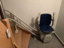 Lifta Stannah Treppenlift, voll Funktionsfähig, 90*, 5,80m lang, Fernbedienung