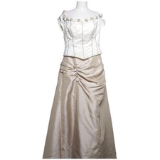 Ladybird, Hochzeitskleid