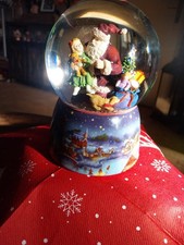 Schneekugel Spieluhr Weihnachtsmann Mädchen Geschenke Musik Drehende Kugel