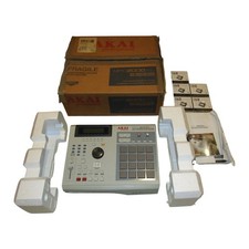 Akai MPC 2000XL Originalverpackt ZIP + 8 Outs + 32mb + Multi FX Effekte + CD